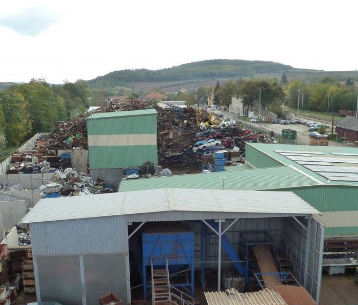 Náhled na halu s materiály